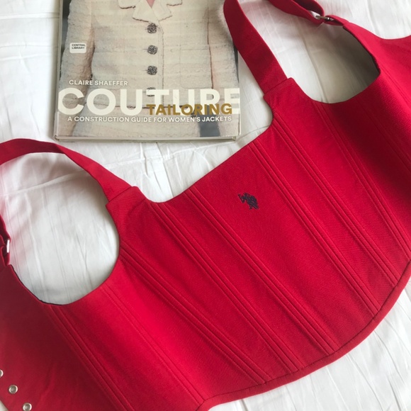 Corset - Picture 4 of 9